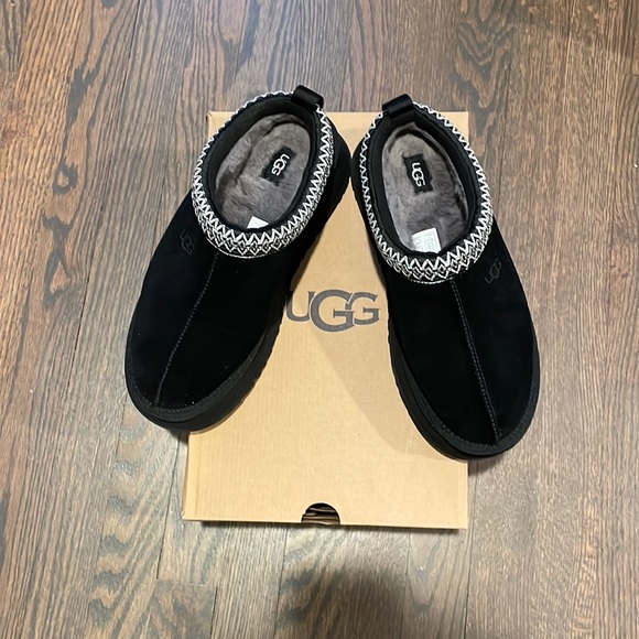 UGG Shoes - NWT Ugg platform slippers size 8
